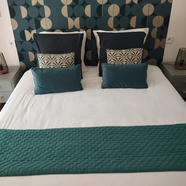 Le Mas Victoria - Chambres d'hôtes avec table d'hôtes-Parking privé ferme - Indigo - 1