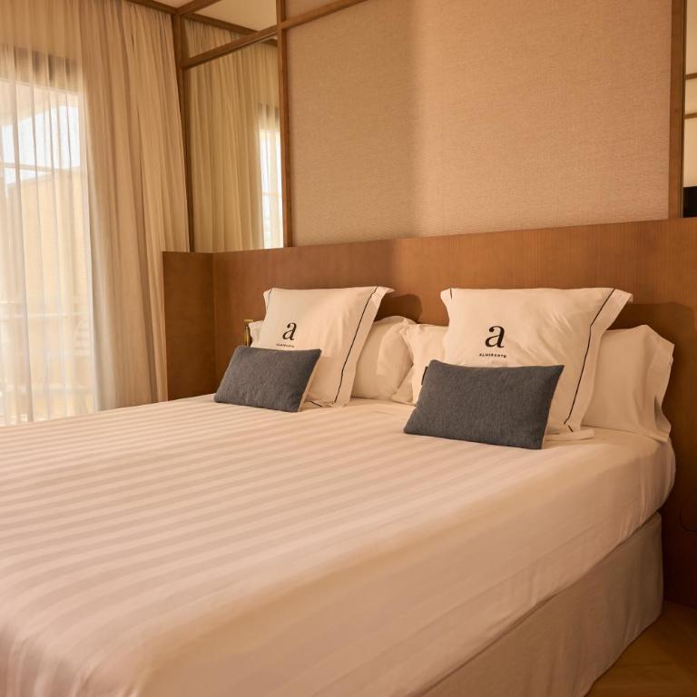 Hotel Almirante - Premium Double or Twin Room - 5