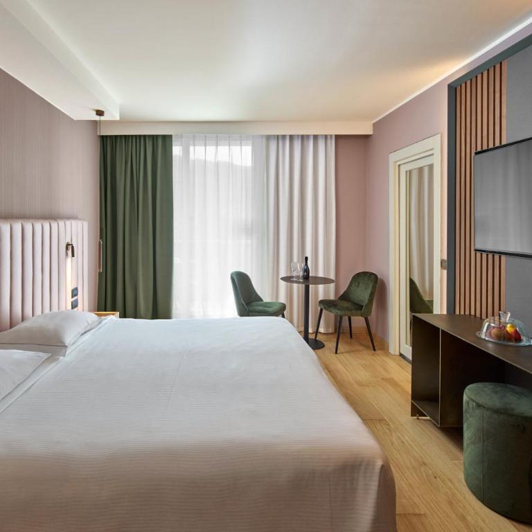 Hotel Kristal Palace - Tonelli Hotels - Adult Friendly - Camera Deluxe Matrimoniale/Doppia con Letti Singoli con Balcone - 10
