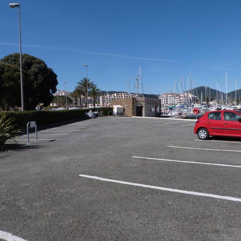 MARCOGVOILE - Golfe de Saint-Tropez - Agréable T2 cabine avec vue sur la marina - Appartamento con Vista Mare - 20