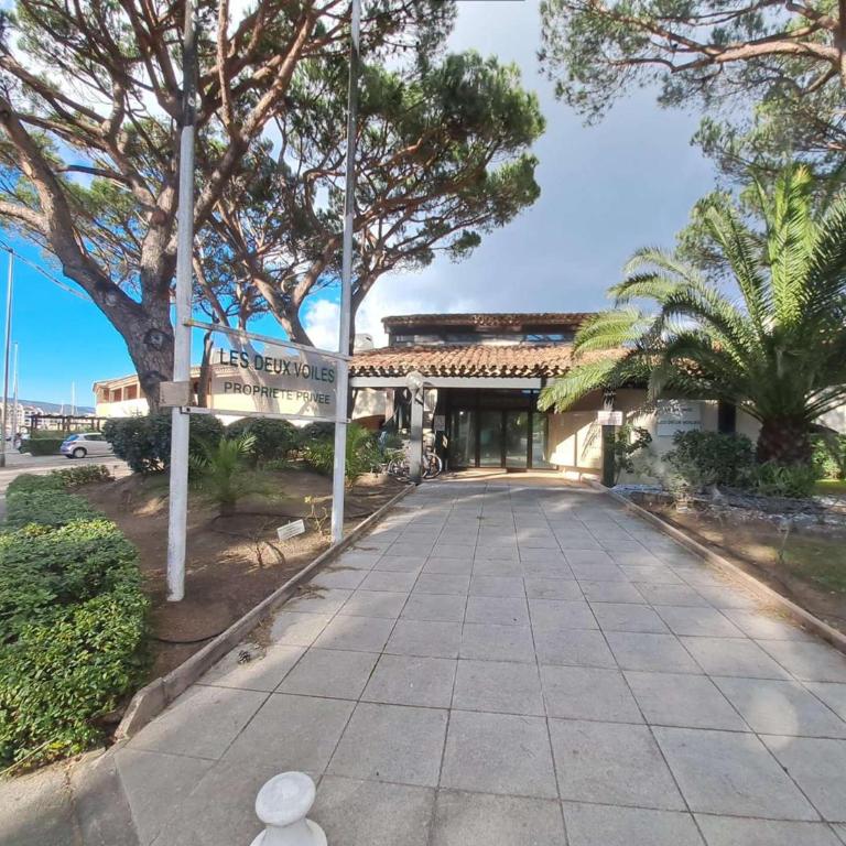 MARCOGVOILE - Golfe de Saint-Tropez - Agréable T2 cabine avec vue sur la marina - Appartamento con Vista Mare - 22