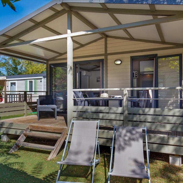 Camping La Pinède - Chalet 2 Chambres Supérieur - 9