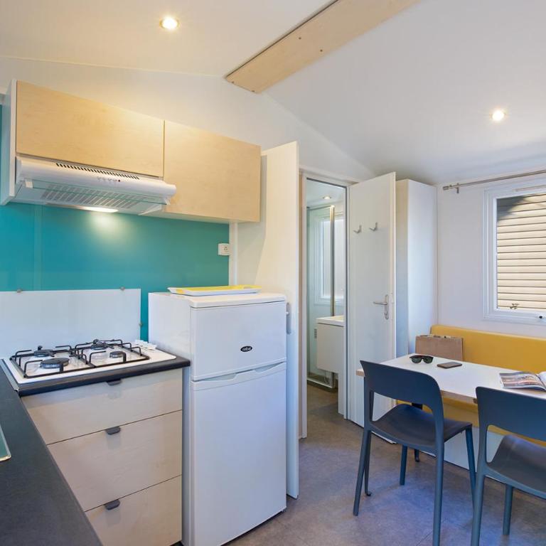 Camping La Pinède - Mobile Home 2 Chambres Confort - 7