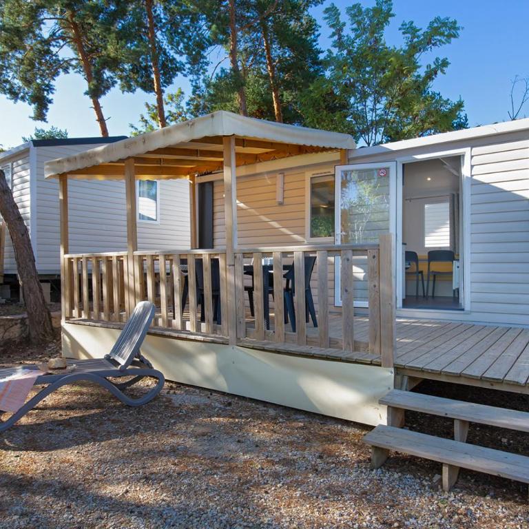 Camping La Pinède - Mobile Home 2 Chambres Confort - 6
