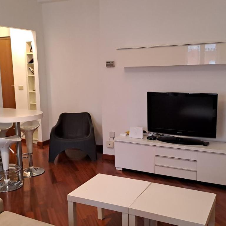 Italia61 Metro House - One-Bedroom Apartment - 1