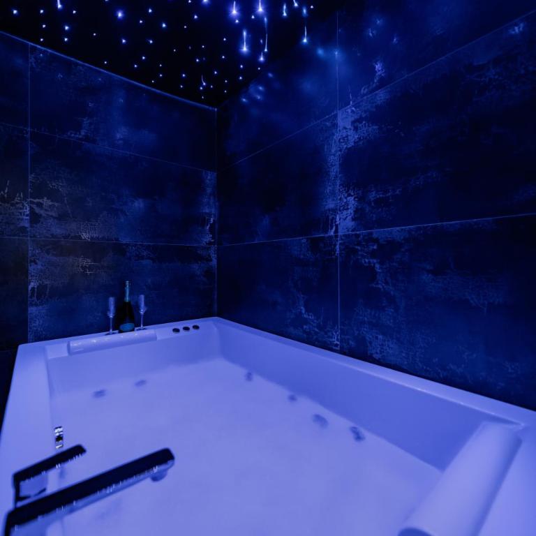 Rei 2 - Suite with Sauna - 5