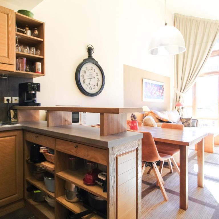 Residence Terrasses Eos, T2 48m2 Sud, Vue Montagne, avec Cheminee, Parking, Piscine - Appartement 1 Chambre avec Balcon et Vue sur les Montagnes - 6
