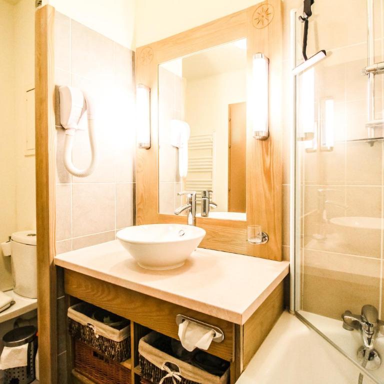 Residence Terrasses Eos, T2 48m2 Sud, Vue Montagne, avec Cheminee, Parking, Piscine - Appartement 1 Chambre avec Balcon et Vue sur les Montagnes - 58