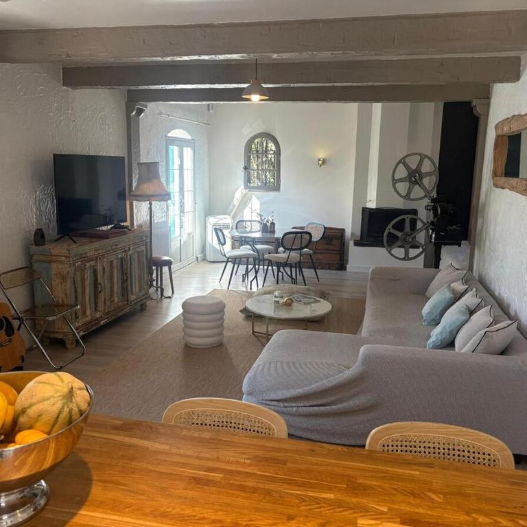3 Bedroom 2 Bath Villa Private Pool in Mougins - Villa con 3 Camere da Letto - 2