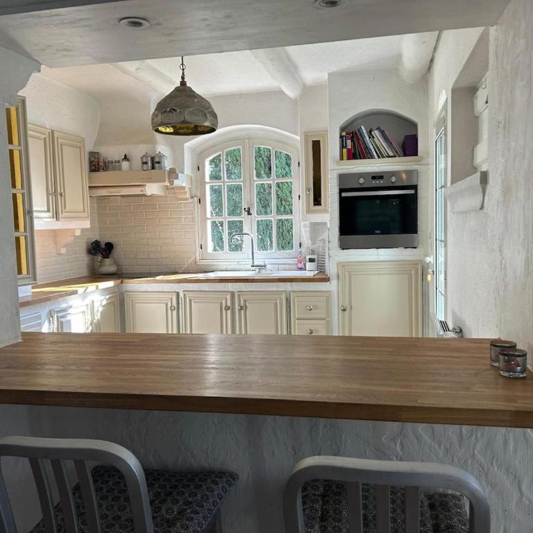 3 Bedroom 2 Bath Villa Private Pool in Mougins - Villa con 3 Camere da Letto - 4