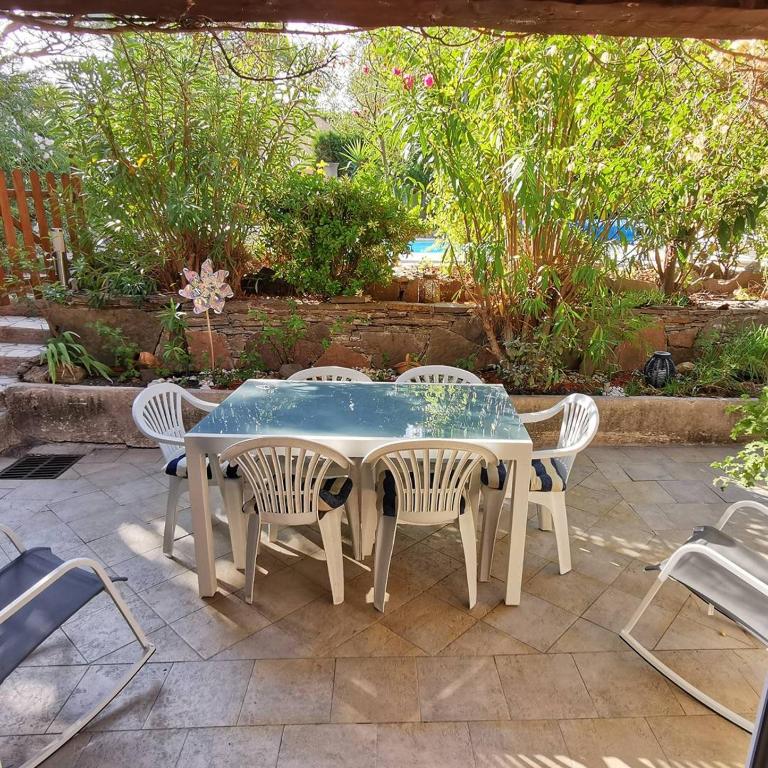 GASABRA Villa avec piscine au Domaine de Font Mourier à 5km de Saint Tropez pour 6 personnes - Three-Bedroom Townhouse - 7