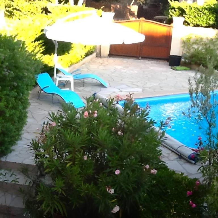 GASABRA Villa avec piscine au Domaine de Font Mourier à 5km de Saint Tropez pour 6 personnes - Three-Bedroom Townhouse - 16