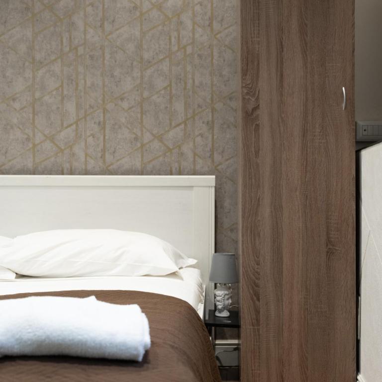 Etnea Room's 21 - Deluxe Suite with Spa Bath - 5