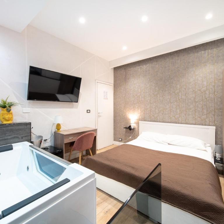 Etnea Room's 21 - Deluxe Suite with Spa Bath - 3