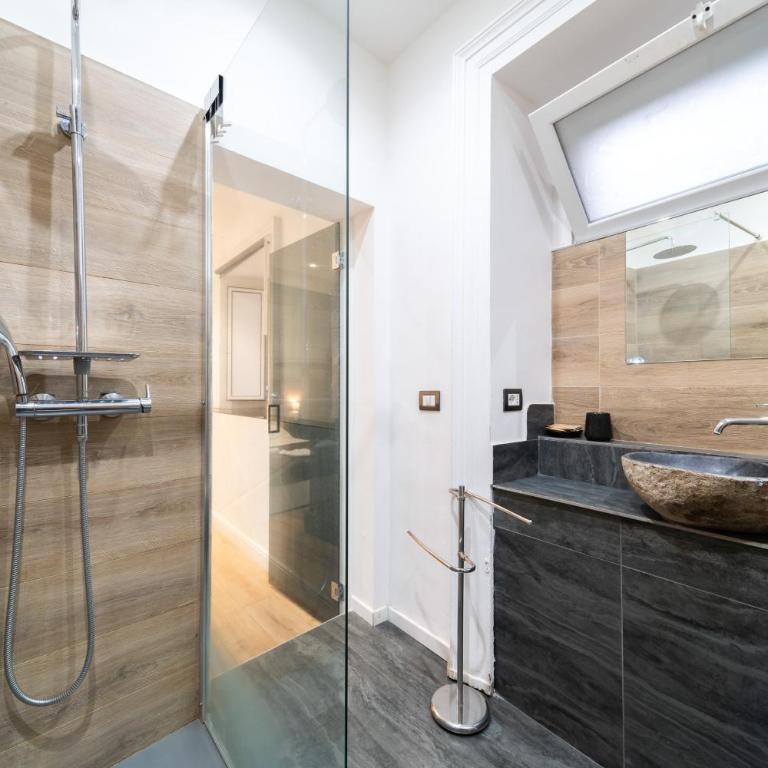 Etnea Room's 21 - Deluxe Suite with Spa Bath - 13