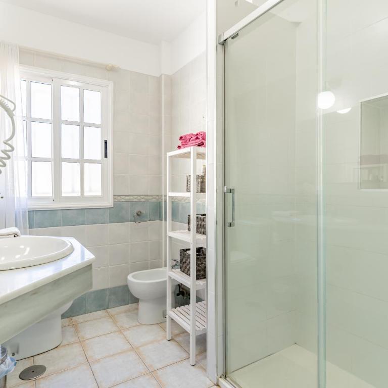 Penthouse with Panoramic Ocean Views & Terrace in Torviscas Costa Adeje - One-Bedroom Apartment - 13