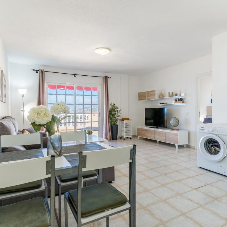 Penthouse with Panoramic Ocean Views & Terrace in Torviscas Costa Adeje - One-Bedroom Apartment - 24
