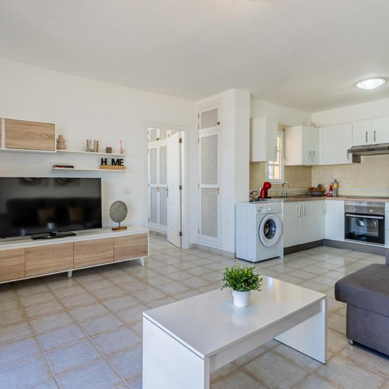 Penthouse with Panoramic Ocean Views & Terrace in Torviscas Costa Adeje - One-Bedroom Apartment - 19