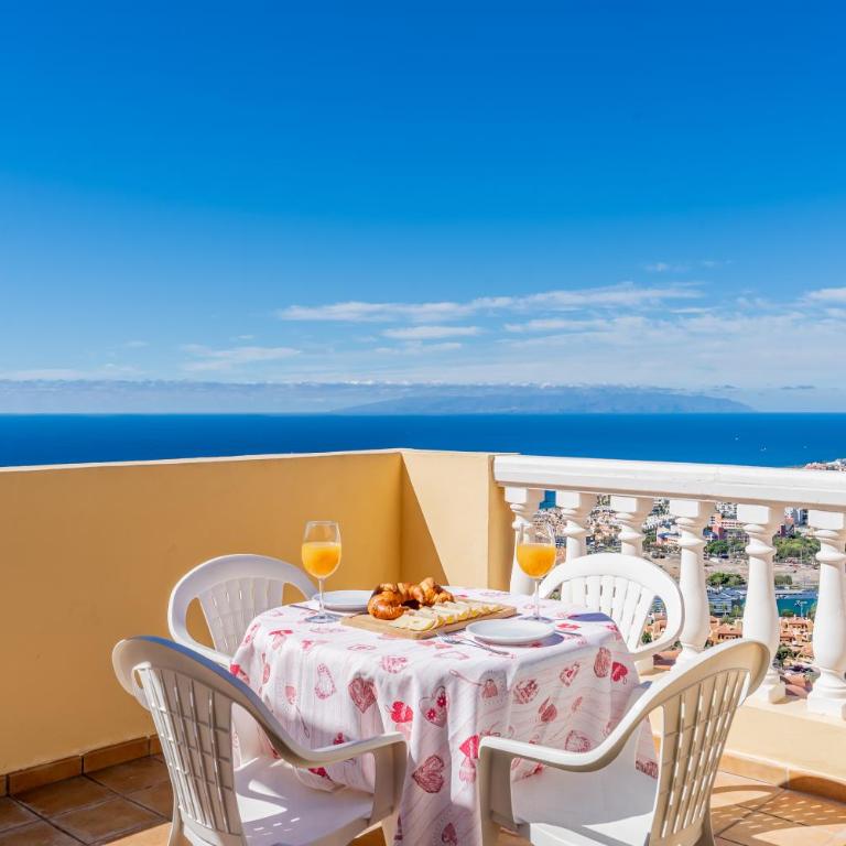 Penthouse with Panoramic Ocean Views & Terrace in Torviscas Costa Adeje - One-Bedroom Apartment - 16