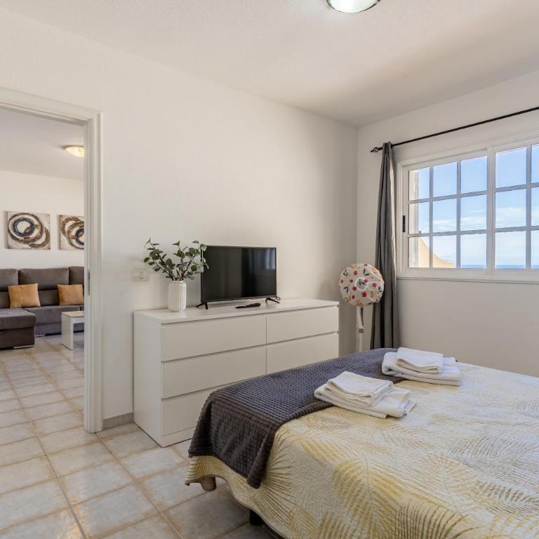 Penthouse with Panoramic Ocean Views & Terrace in Torviscas Costa Adeje - One-Bedroom Apartment - 38