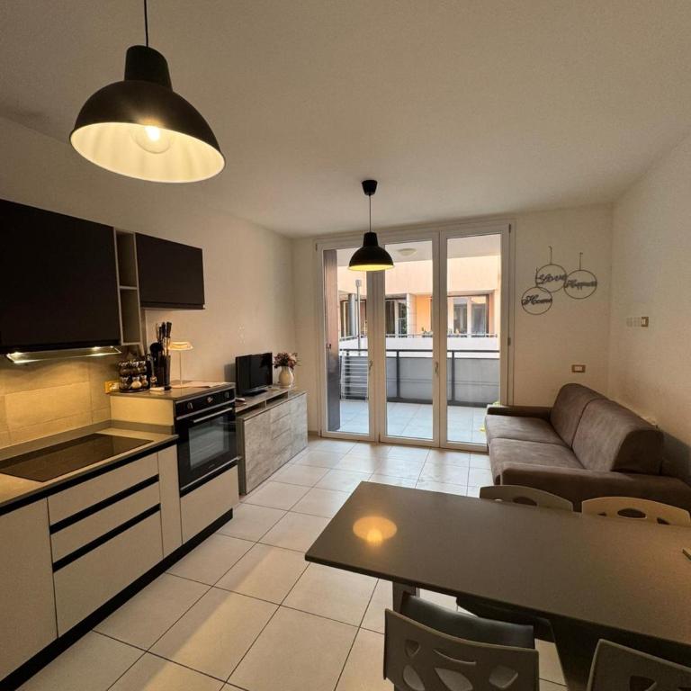 Fiera Living - Bologna Station - Free Parking - Appartamento con 2 Camere da Letto - 1