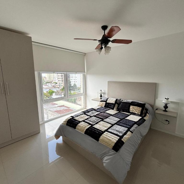 Departamento con balcón, hasta 4 personas, en Tandil, a metros de la plaza principal, con wi fi - Apartamento de 1 dormitorio - 4