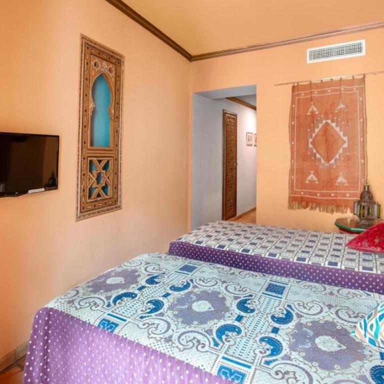 Safestay Cordoba Mezquita Catedral - Bed in 2-Bed Female Dorm Ensuite - 5