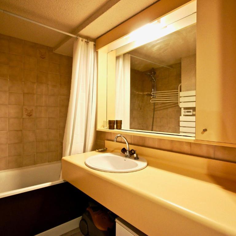 Studio cabine avec balcon et parking couvert - FR-1-340-141 - Studio - 7