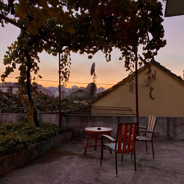 Small Hill Guesthouse - Mixed Dormitory Room - 6