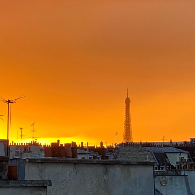 Penthouse with Terrasse and view on Eiffel tower - Three-Bedroom Apartment - 2