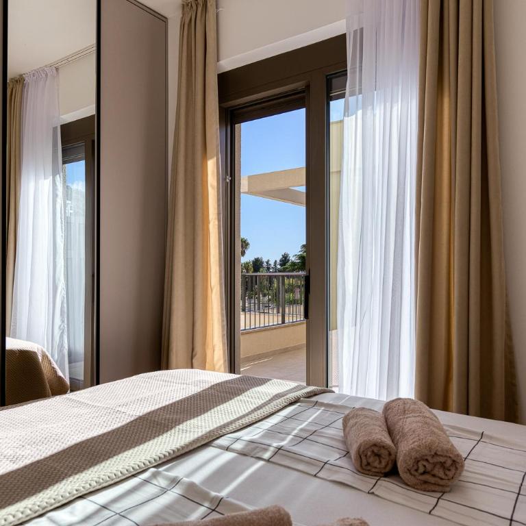 Seaside Cozy Apartment in Becici - One-Bedroom Apartment - 8