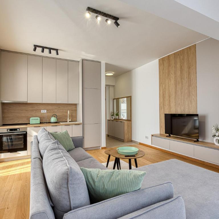 Seaside Cozy Apartment in Becici - One-Bedroom Apartment - 11
