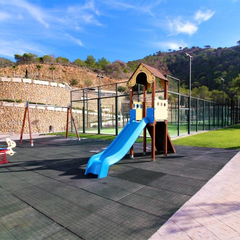 Skyline 33 2 dormitorios vistas al mar y montaña - Two-Bedroom Apartment - 12