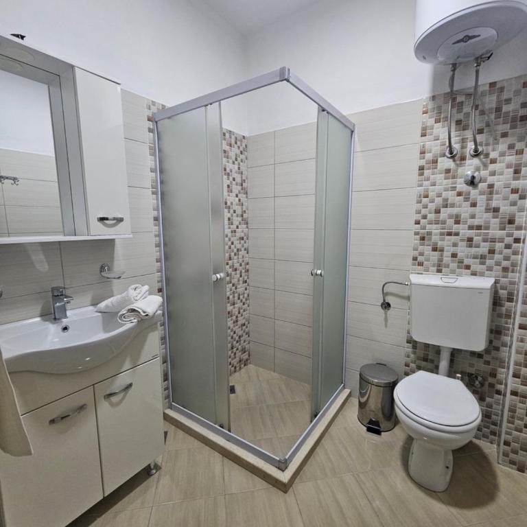 Casa ROBI - Apartments - Quadruple Room with Garden View - 5