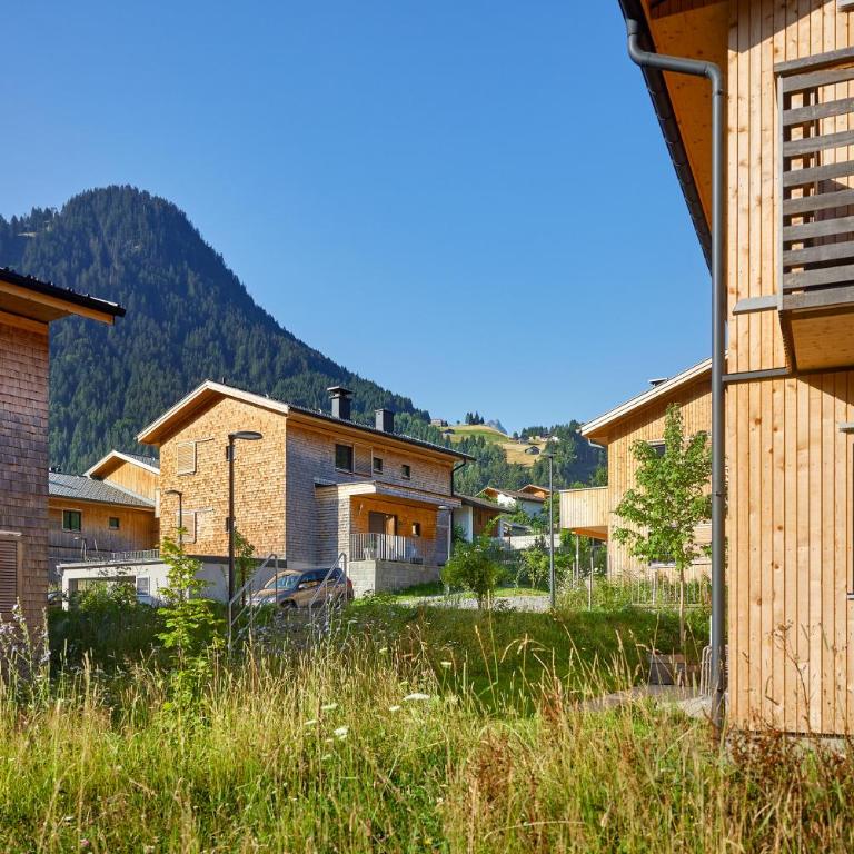 Chalet Resort Montafon II - Chalet-Apartments & Ferienwohnungen - Apartment mit 2 Schlafzimmern und Bergblick - 14