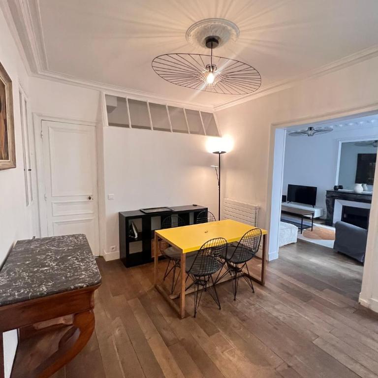 Real Parisian apartment with 2 bedrooms and AC - Appartement 2 Chambres - 14