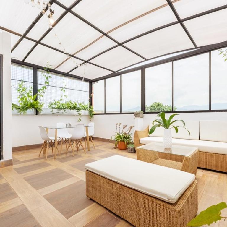 Spacious House with Garden & View over Medellin - Apartment - 26