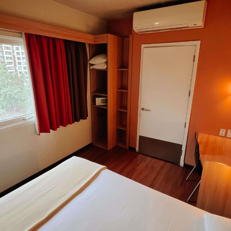 ibis Santiago Providencia - Habitación Doble con cama grande - 3