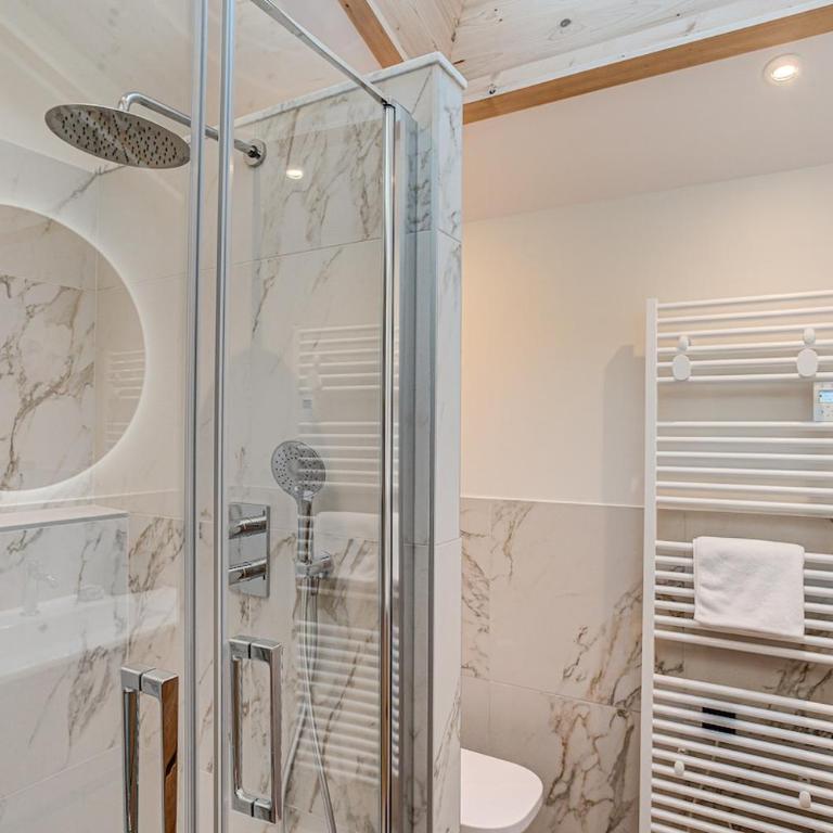 Chalet Diard, Detached Chalet, Alpes Agency, Sleeps 6 to 8 - Chalet - 34