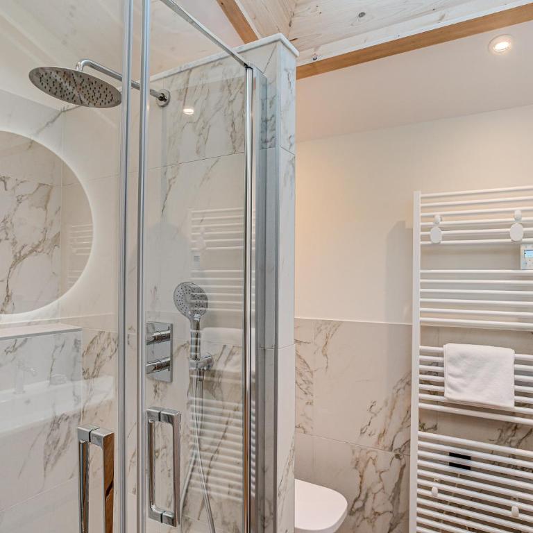 Chalet Diard, Detached Chalet, Alpes Agency, Sleeps 6 to 8 - Chalet - 24