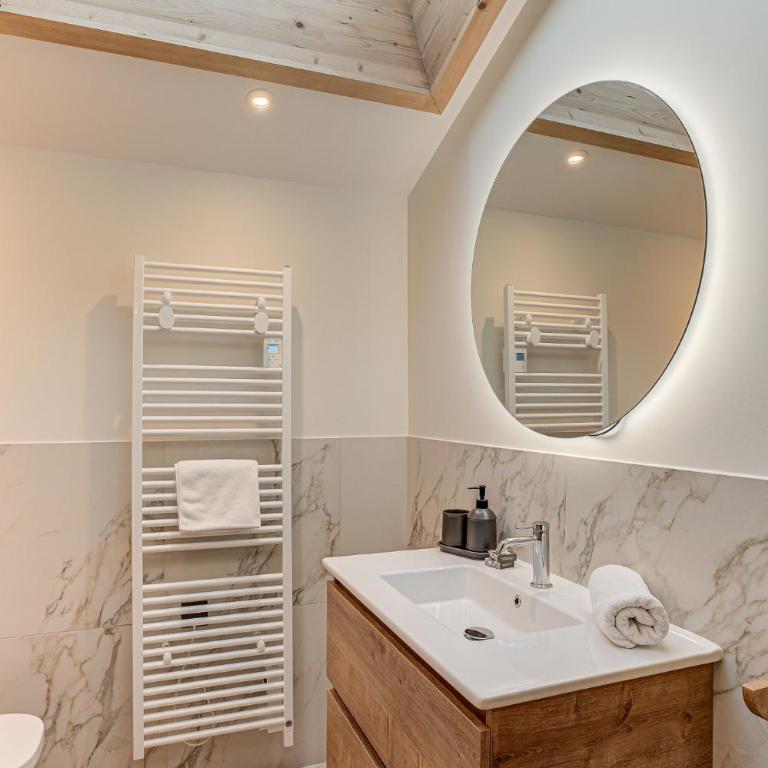 Chalet Diard, Detached Chalet, Alpes Agency, Sleeps 6 to 8 - Chalet - 20