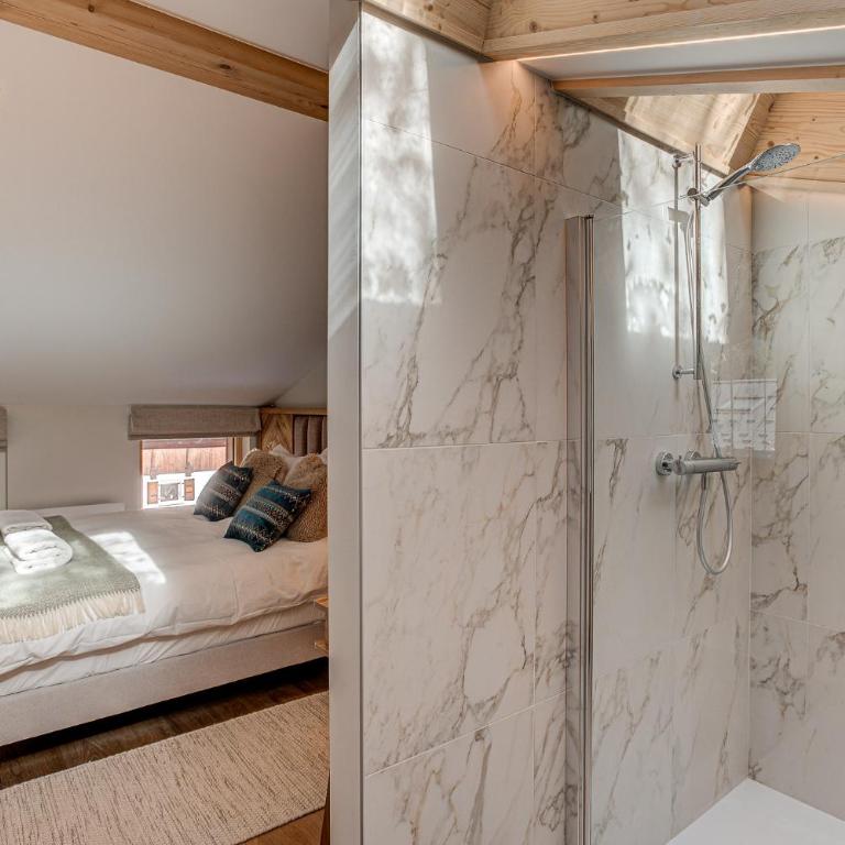 Chalet Diard, Detached Chalet, Alpes Agency, Sleeps 6 to 8 - Chalet - 10