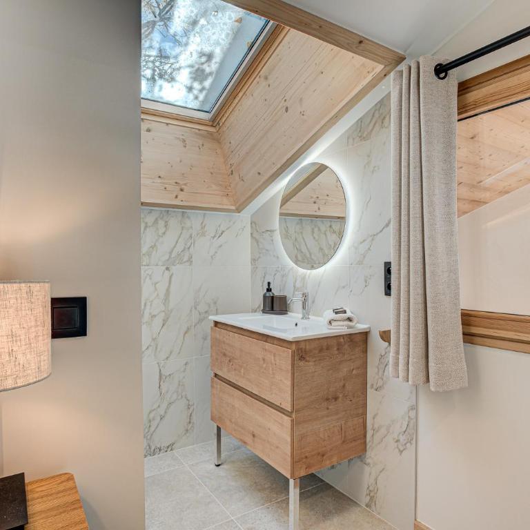 Chalet Diard, Detached Chalet, Alpes Agency, Sleeps 6 to 8 - Chalet - 11