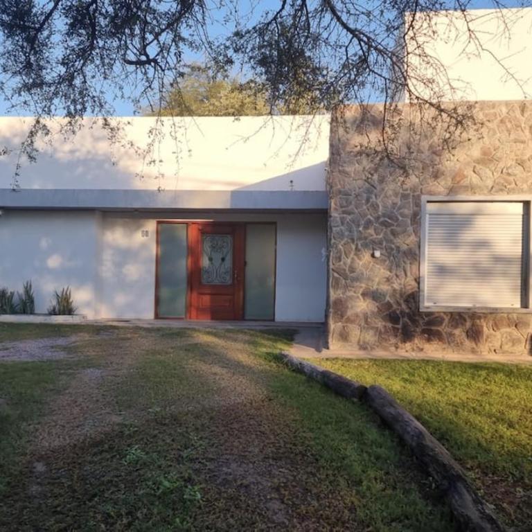 Hermosa casa en barrio privado - Casa de 2 dormitorios - 1