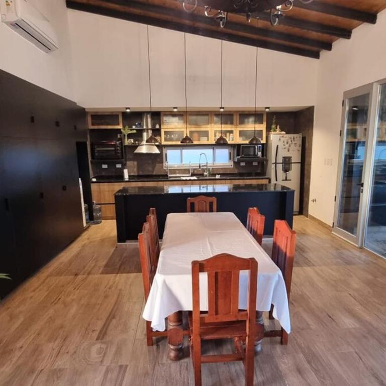 Hermosa casa en barrio privado - Casa de 2 dormitorios - 20