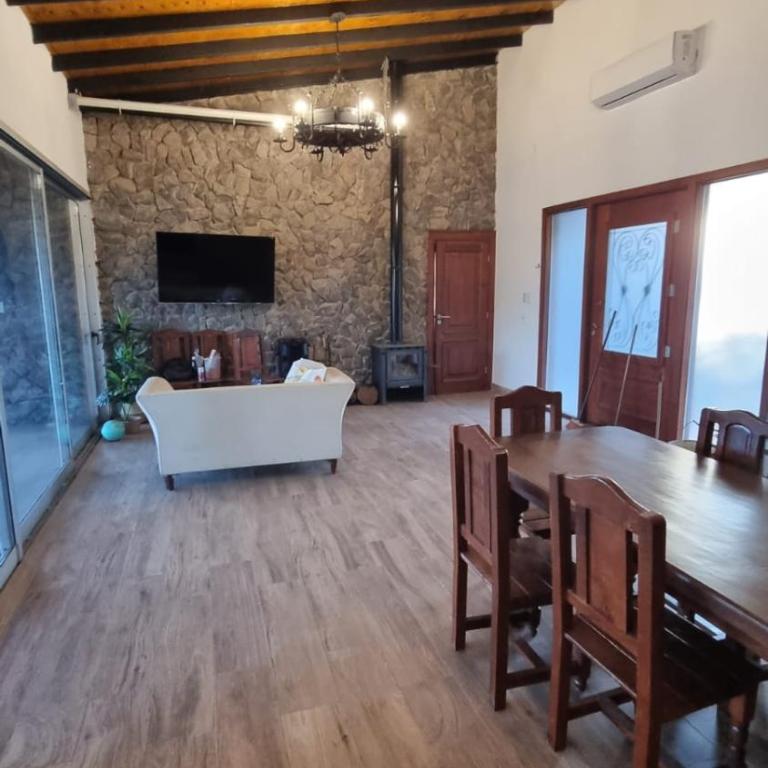 Hermosa casa en barrio privado - Casa de 2 dormitorios - 24