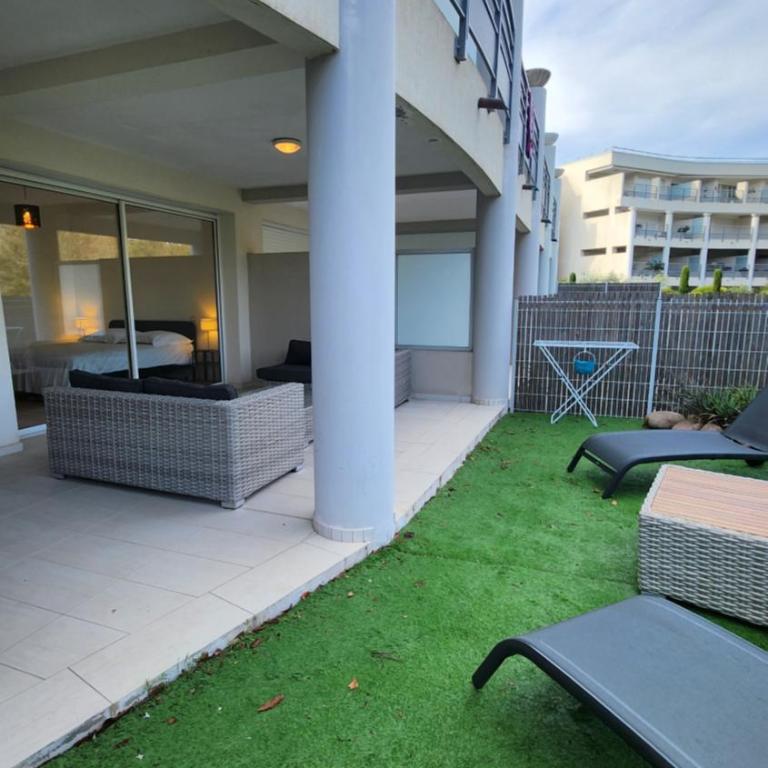Appartement Calvi, Cœur de ville, plage à 300 m - Appartement 3 Chambres - 48