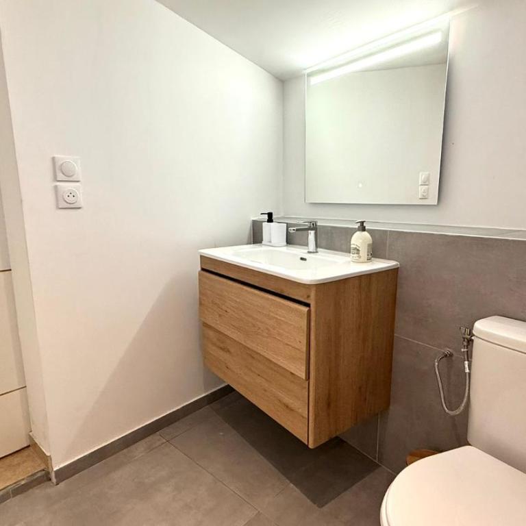 Charmant studio avec parking terrasse et proche de la plage - Appartamento con 1 Camera da Letto - 7