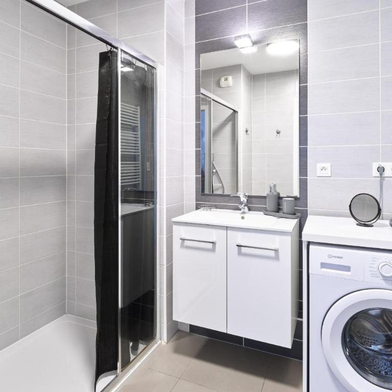 Dans les étoiles - 2 bedroom with free parking near to the city center - Apartment - 8