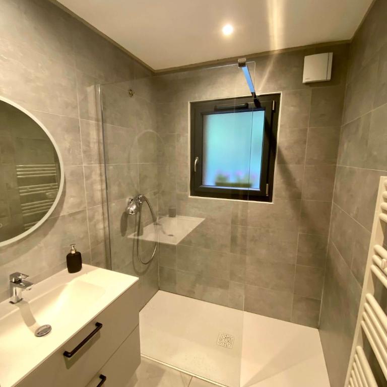 Mont Milo, Spacieux, 5ch, Sauna, Billard, Babyfoot, Borne de recharge électrique - Chalet - 15